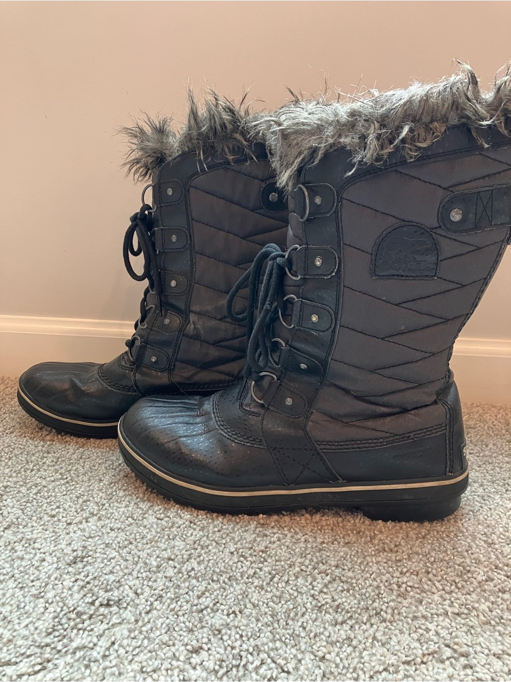 Sorel Black Faux-Fur Trim Lace-Up Winter Boots
